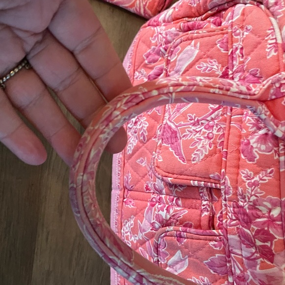 Vera Bradley - Picture 5 of 7